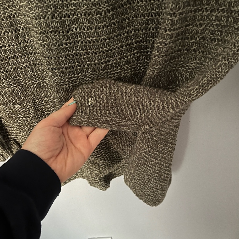 🦋American Eagle sweater🦋 - Picture 2 of 4
